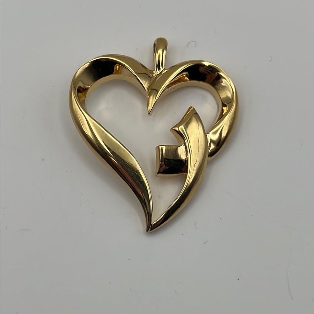 Nina Ricci hear pendant